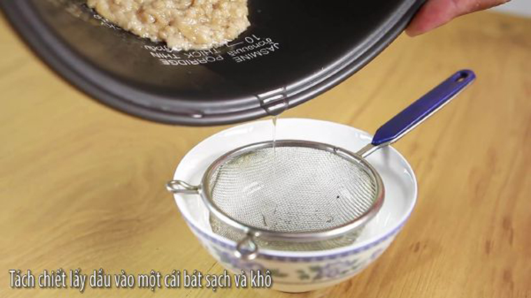 Bước 3 Tách dầu dừa Dầu dừa bằng nồi cơm điện