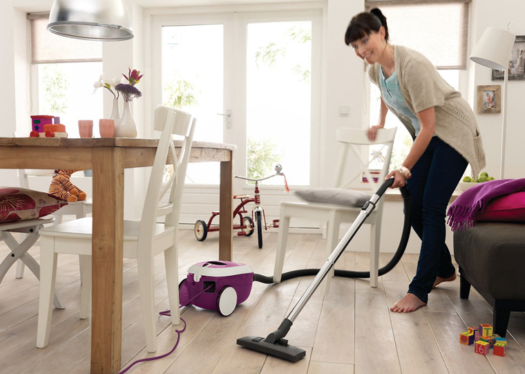 Không nên sử dụng máy hút bụi quá lâu Lưu ý không nên sử dụng máy hút bụi trong thời gian qua lâu