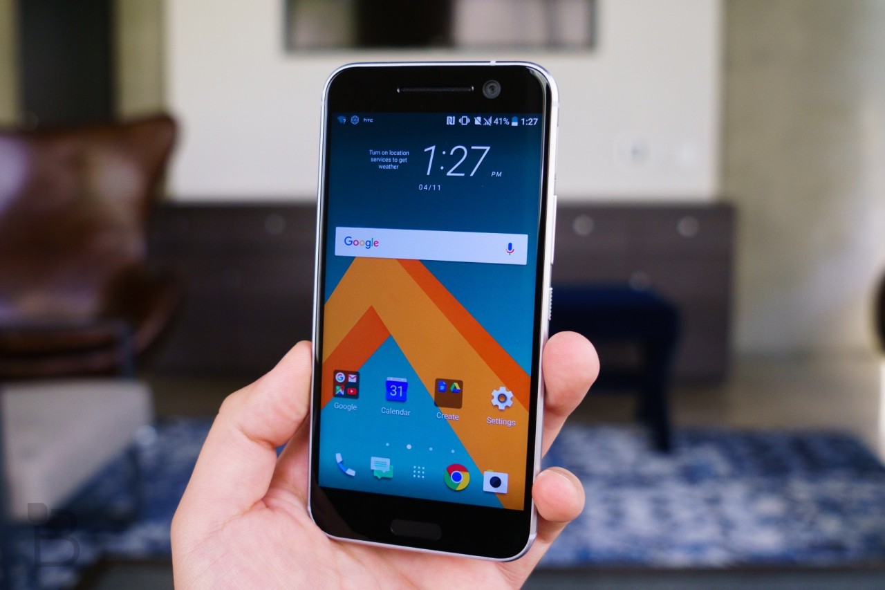 a Galaxy S7 vs HTC 10