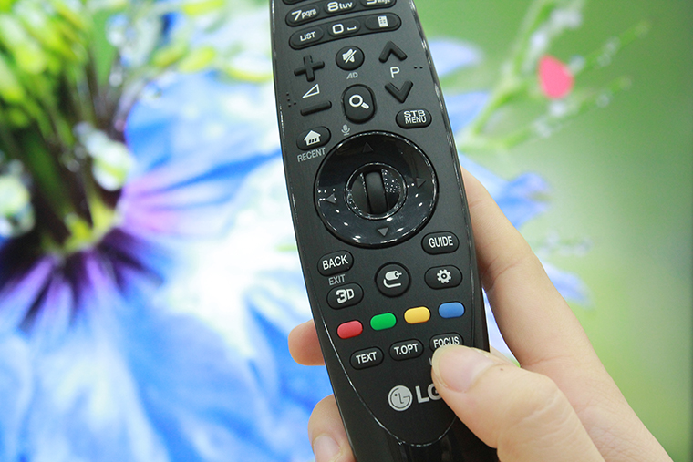 Đánh giá giao diện WebOS 3.0 trên Smart tivi LG > WebOS 3.0 - Nhấn vào nút FOCUS