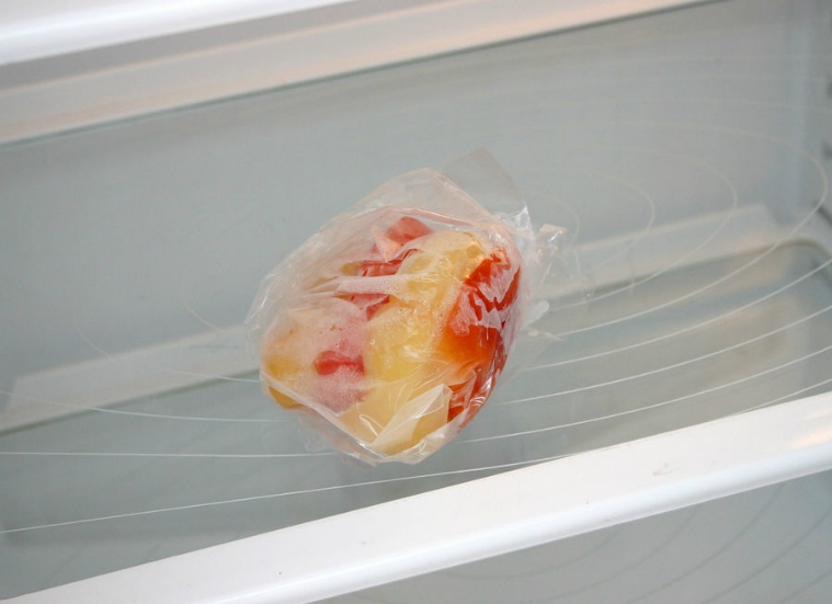 Defrosting food in the fridge