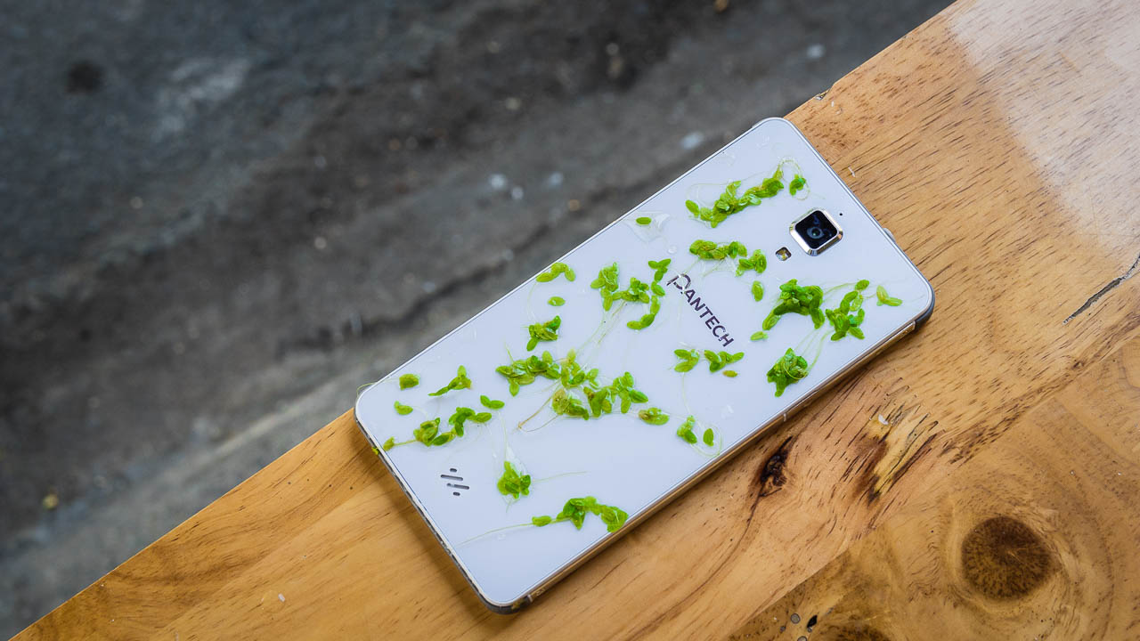 Mở hộp Pantech V950 Mở hộp Pantech V950