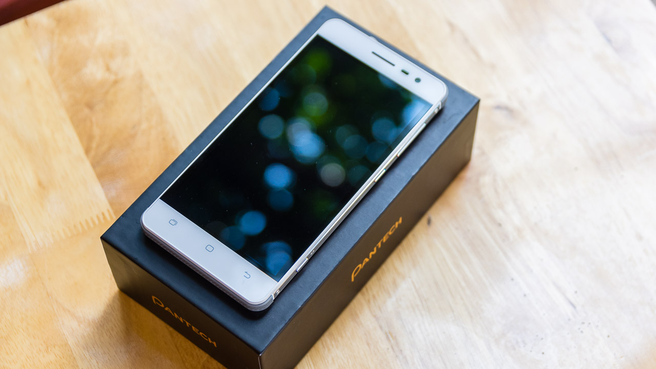 Mở hộp Pantech V950 Mở hộp Pantech V950