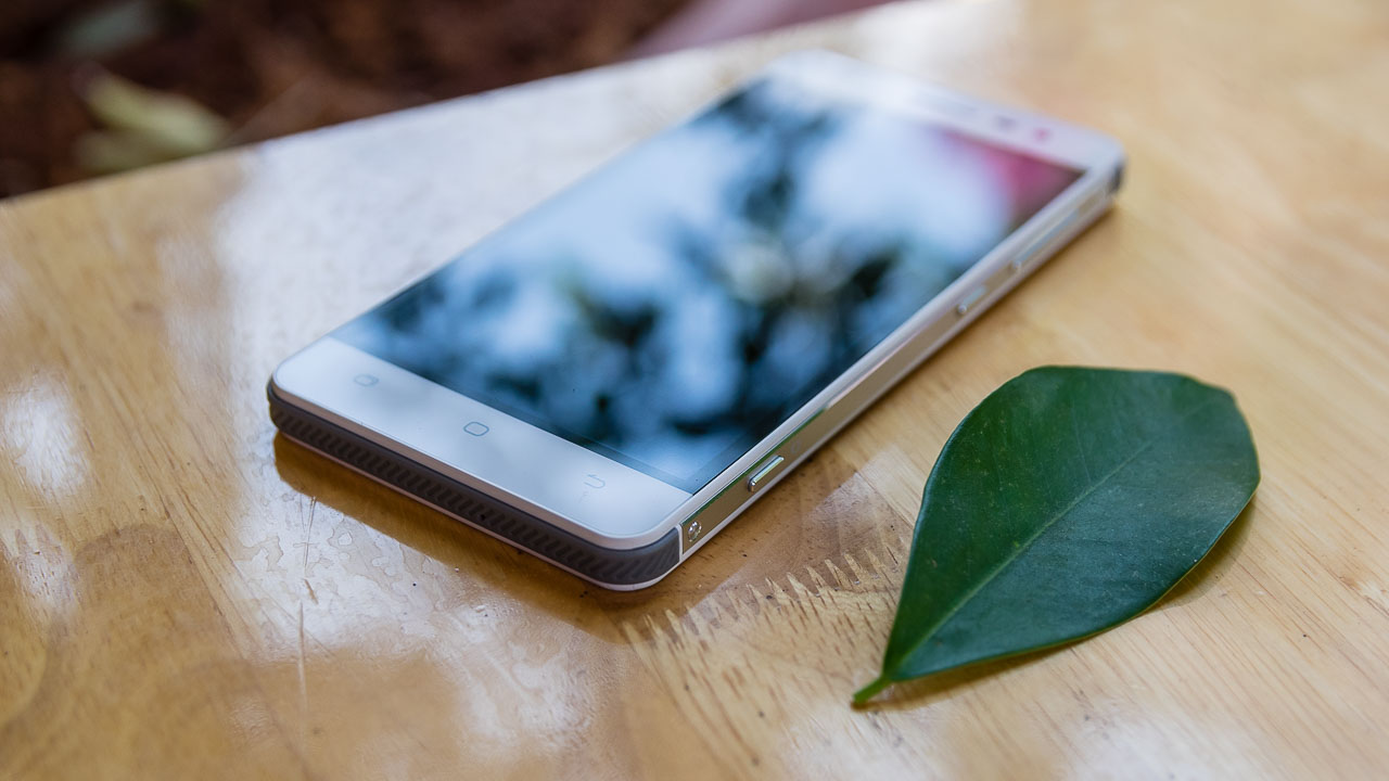 Mở hộp Pantech V950 Mở hộp Pantech V950