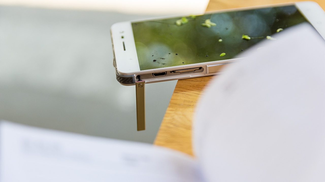 Mở hộp Pantech V950 Mở hộp Pantech V950