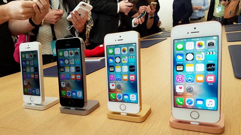 trưng bày iPhone SE trưng bày iPhone SE
