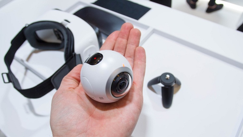 Samsung Gear 360 lên kệ với giá khá chát Samsung Gear 360 lên kệ với giá khá chát