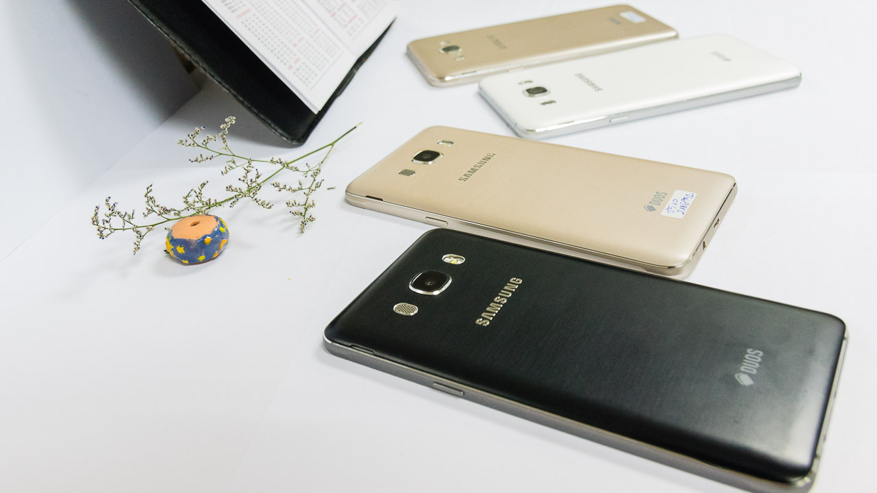 Bộ đôi smartphone Galaxy J5, J7 2016 chính thức lên kệ TGDĐ Bộ đôi smartphone Galaxy J5, J7 2016 chính thức lên kệ TGDĐ