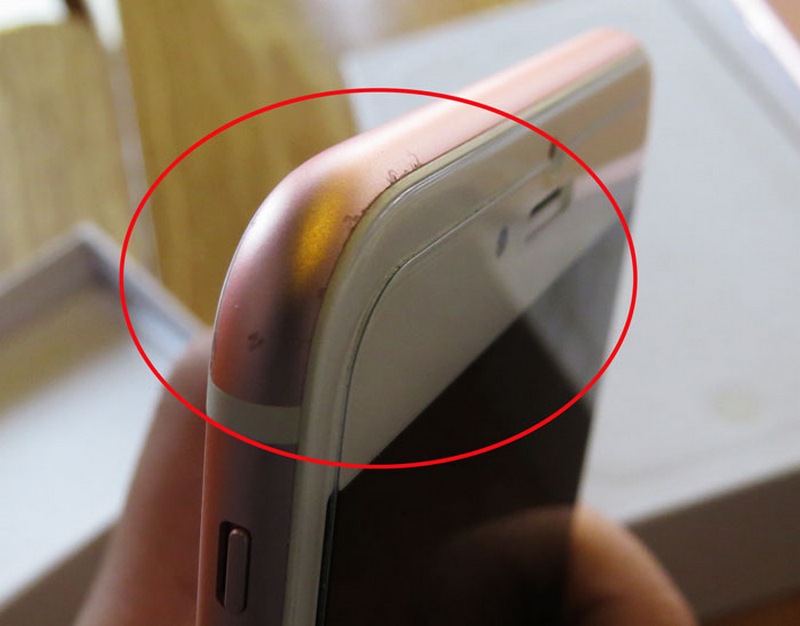 iPhone bị rơi vào nước có sửa được không? Sửa hết bao nhiêu