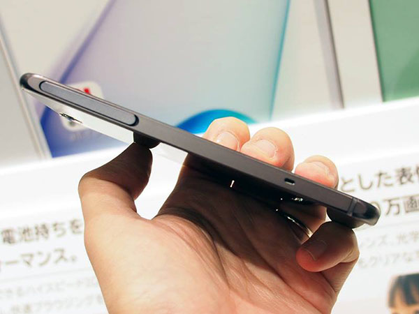 Softbank Aquos Foxconn3