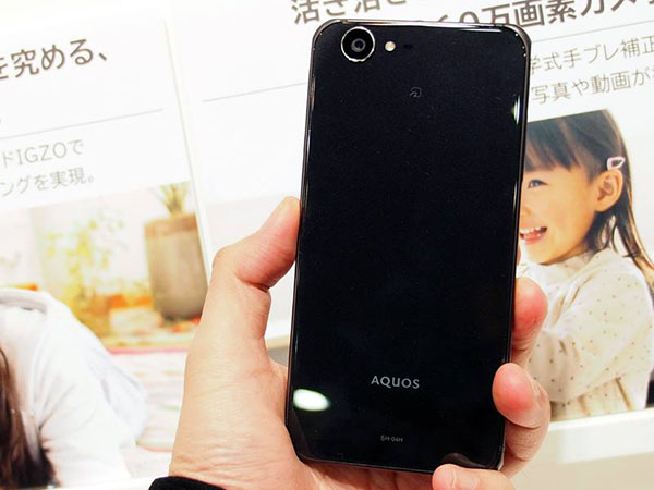 Softbank Aquos Foxconn4