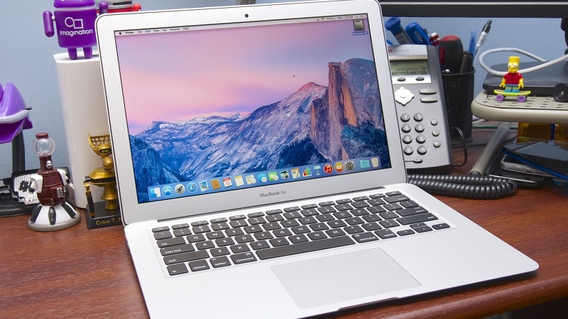 Apple MacBook Air (13 inch)