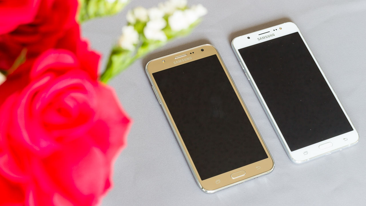 So sánh Galaxy J7 (6) và J7 So sánh Galaxy J7 (6) và J7