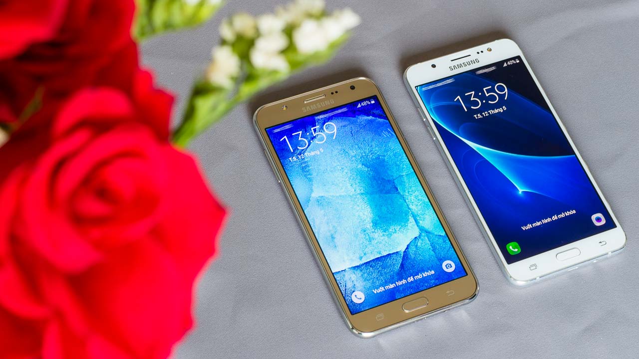 So sánh Galaxy J7 (6) và J7 So sánh Galaxy J7 (6) và J7