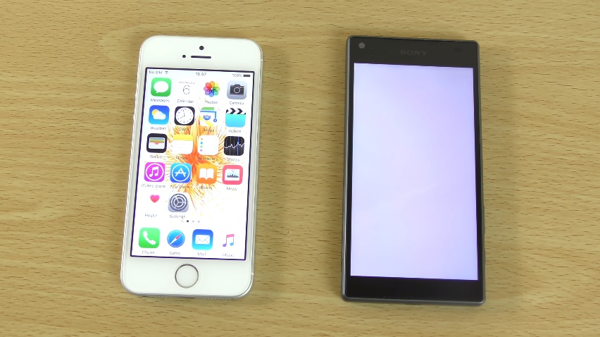 iPhone SE vs Xperia Z5 Compact iPhone SE vs Xperia Z5 Compact