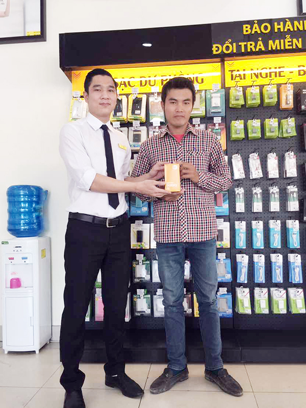 Mua tai nghe trúng điện thoại