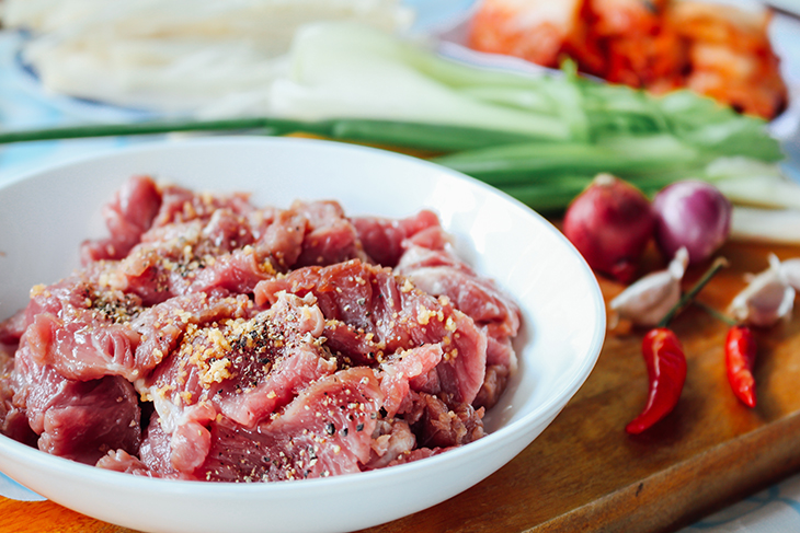 Dầu ăn sẽ giúp cho thịt bò mềm hơn khi nấu