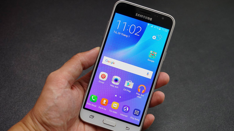 GalaxyJ3 Galaxy J3 2017 cấu hình nâng cấp xuất hiện với 2 màu mới