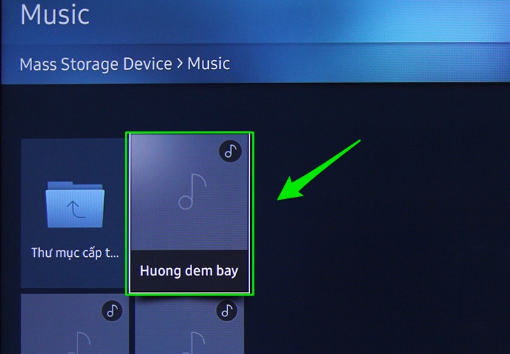 Cách xem phim, nghe nhạc, xem ảnh trong USB bằng Smart tivi Samsung 2016 > Chọn bài hát