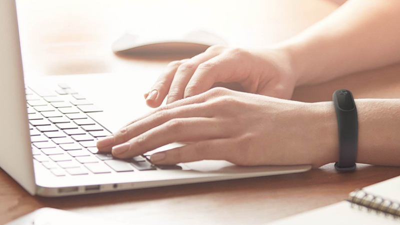 MiBand2 Cái nhìn đầu tiên về Mi Band 2 đầu tiên tại Việt Nam trước ngày ra mắt