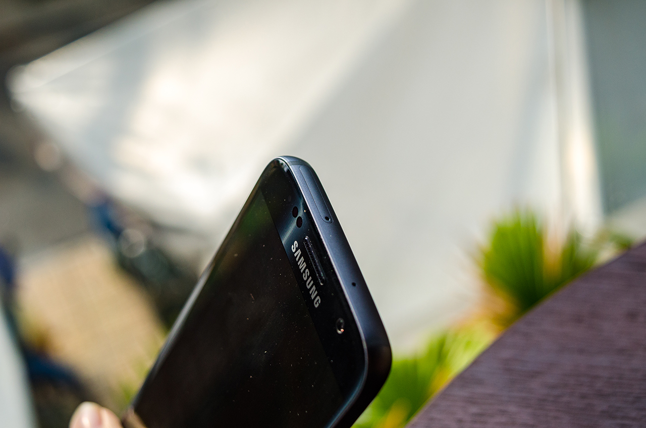 Mặt trước Samsung Galaxy S7 Mặt trước Samsung Galaxy S7