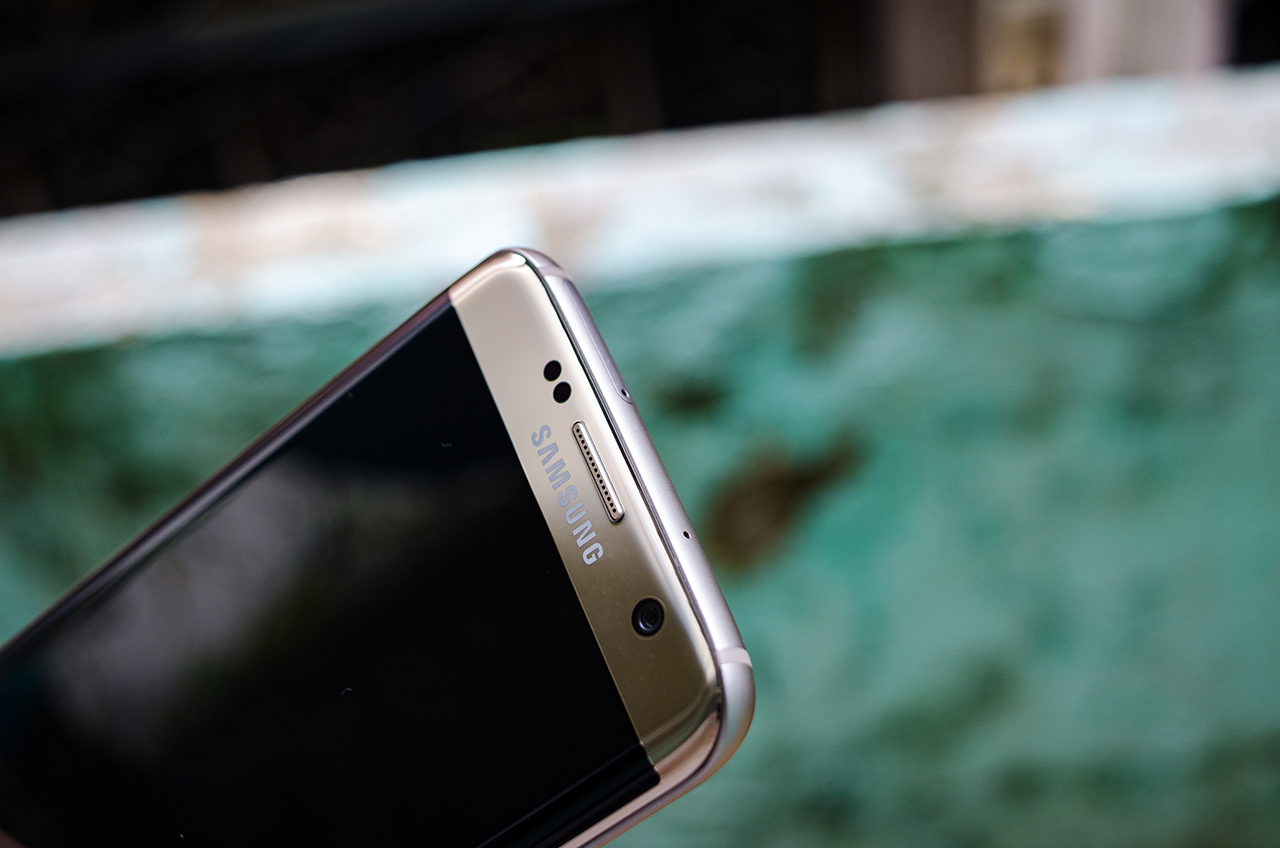 Mặt trước Samsung Galaxy S7 Edge Mặt trước Samsung Galaxy S7 Edge
