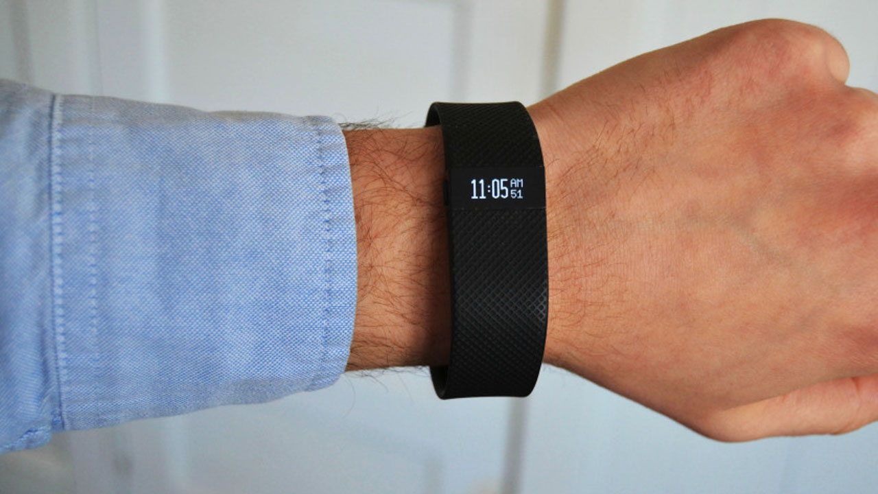 fitbit-charge-hr-vsgarmin-vivosmart-5 fitbit-charge-hr-vsgarmin-vivosmart-5