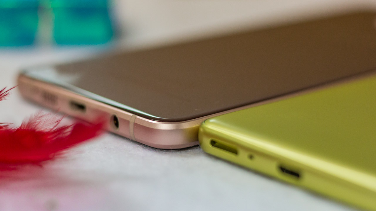 galaxy-a5-2016-vs-xperia-xa galaxy-a5-2016-vs-xperia-xa