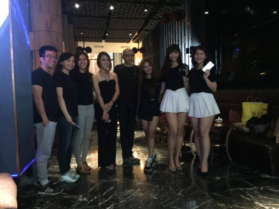 Flash Plus 2 màn hình full HD, giá 3 triệu chính thức lên kệ tại VN