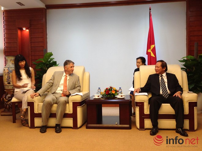 Ủy viên Trung ương Đảng, Bộ trưởng Bộ TT&TT Trương Minh Tuấn tiếp Giám đốc Ericsson Việt Nam Jan Wassenius