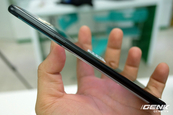 s7batman_6 Samsung Galaxy S7 Edge phiên bản người dơi đầu tiên đã về tới Việt Nam
