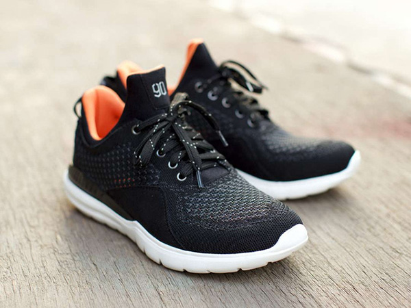 Xiaomi ra mắt giày thông minh 580.000 đồng giống hệt Adidas Tubular