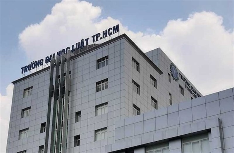 Xem và tra cứu nhanh kết quả xét tuyển Đại học Luật TPHCM 2021