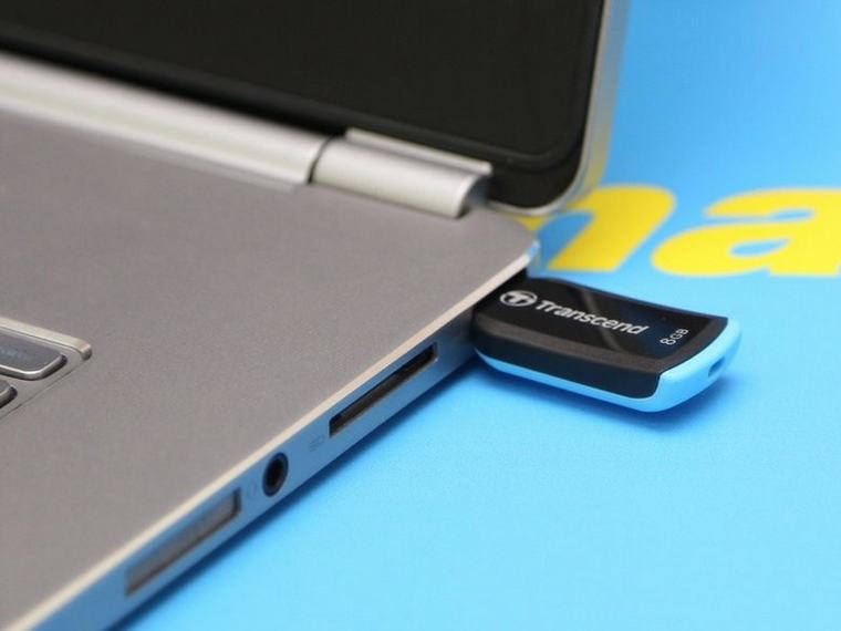 Nên mang theo một vài phụ kiện như USB, smartphone giúp việc kiểm tra đạt hiệu quả cao hơn Nên mang theo một vài phụ kiện như USB, smartphone giúp việc kiểm tra đạt hiệu quả cao hơn