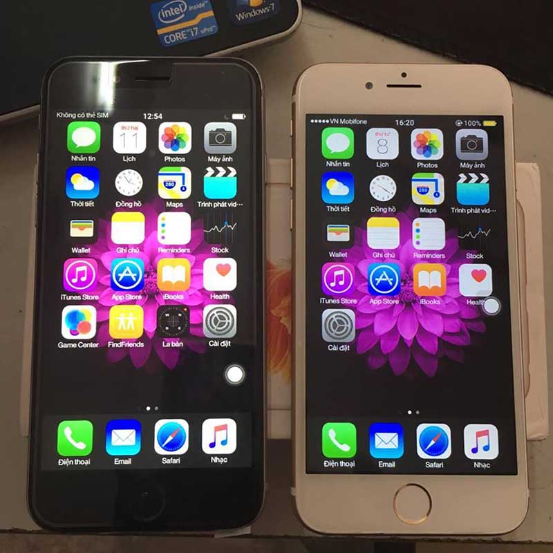 Ngoại hình và giao diện hệ thống không khác gì iPhone thật. Nhìn hình này bạn đoán được đâu là iPhone thật không?