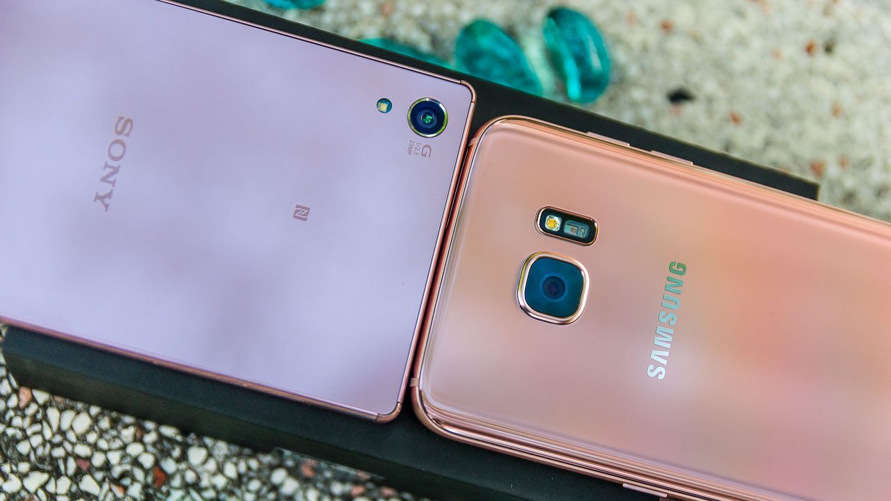 Cụm camera sau Cụm camera sau