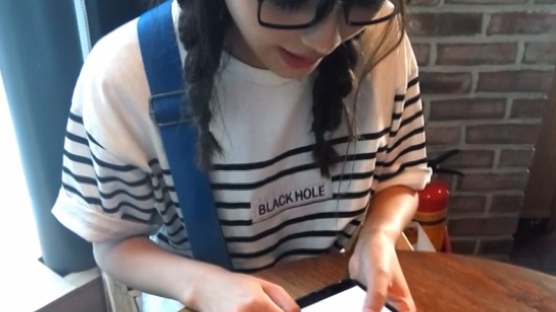 Bị cướp iPhone, nữ MC 9X xinh đẹp truy đuổi tên cướp thông qua GPS Bị cướp iPhone, nữ MC 9X xinh đẹp truy đuổi tên cướp thông qua GPS