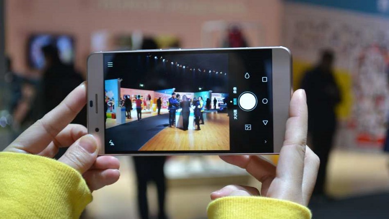 Honor 8 camera kép tiếp tục xuất hiện với thiết kế hấp dẫn, viền cạnh siêu mỏng