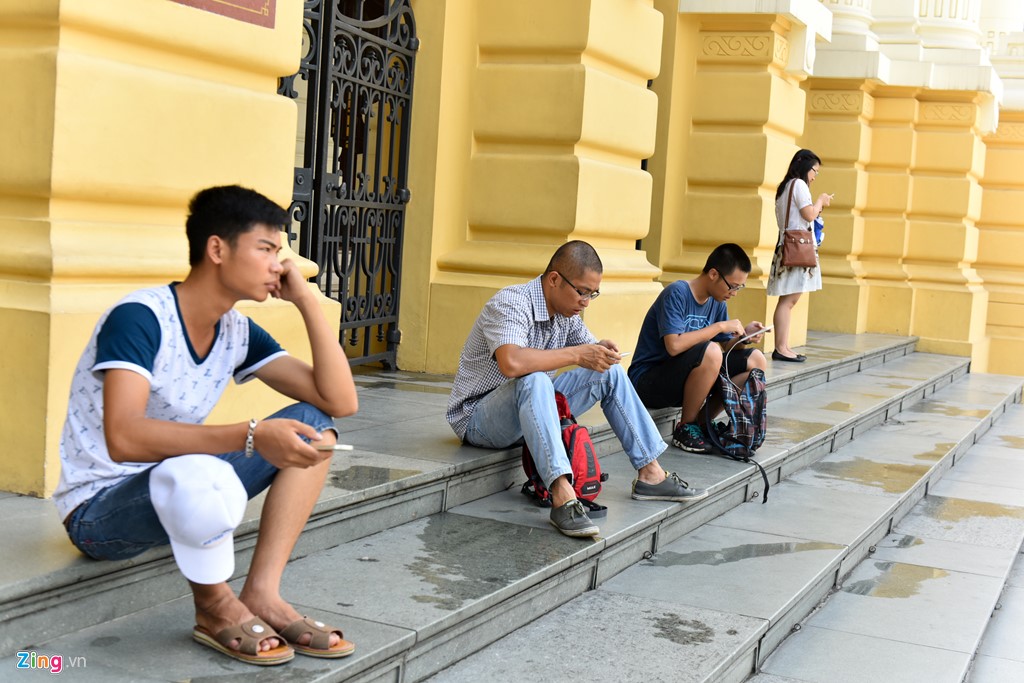 Smartphone ngày càng trở nên rẻ và tiện dụng hơn Smartphone ngày càng trở nên rẻ và tiện dụng hơn
