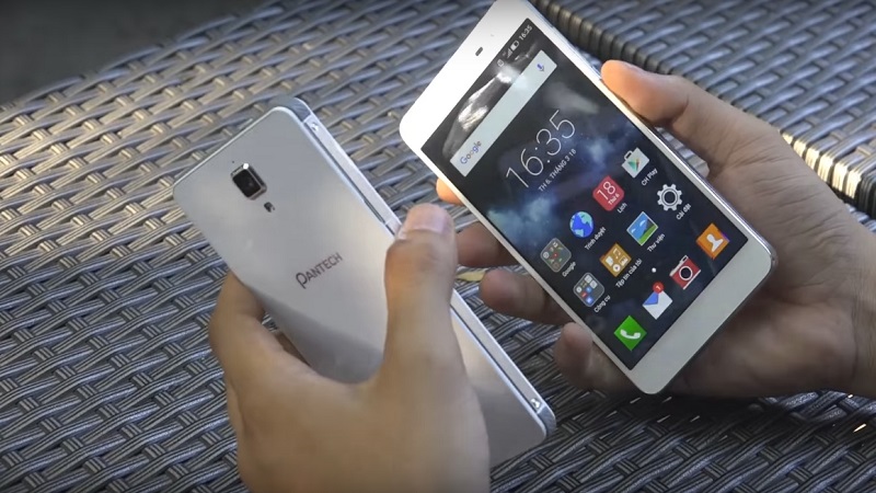 Pantech V950 và V955 đều có màn hình LCD IPS độ phân giải HD