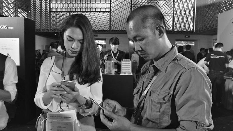 Khách mời trải nghiệm camera kép trên P9.