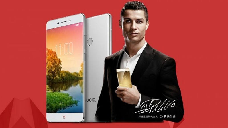 Smartphone của Ronaldo cháy hàng chỉ trong 30 phút mở bán