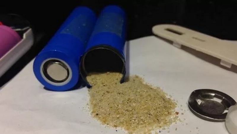 Pin dự phòng Trung Quốc tại Việt Nam có… cát bên trong Pin dự phòng Trung Quốc tại Việt Nam có… cát bên trong