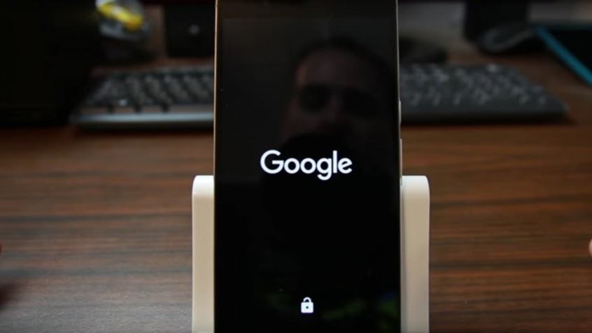 Rò rỉ hình ảnh thực tế đầu tiên của smartphone Nexus Marlin