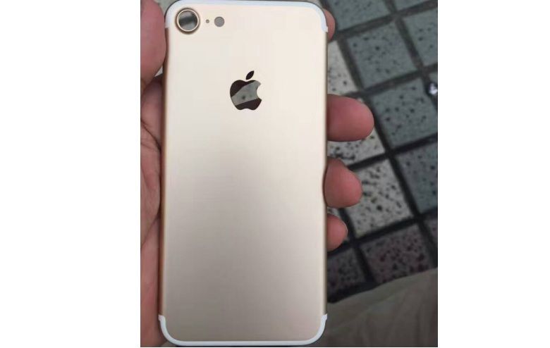 iPhone 7 Plus sẽ có bộ nhớ RAM 3 GB, có cổng chuyển đổi tai nghe