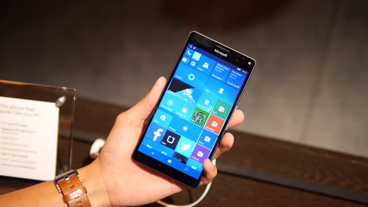 Lumia 950XL và Lumia 1520 Trên tay Lumia 950XL