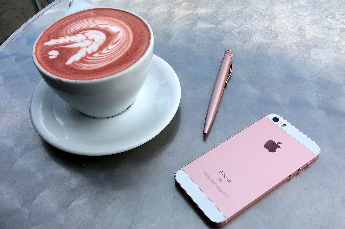 iPhone SE bản 16 GB có giá 11.490.000 đồng