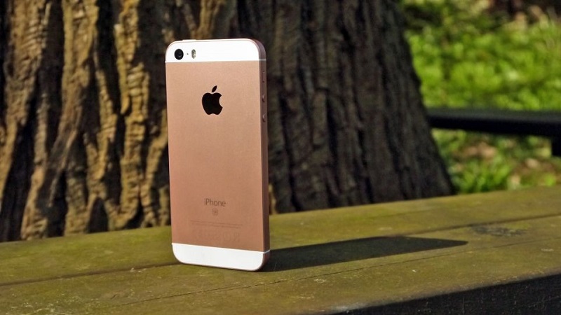 iPhone SE giúp doanh thu của Apple vượt kỳ vọng của giới đầu tư