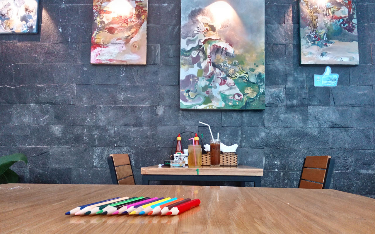 Camera trước sẽ lấy nét toàn bộ phù hợp cho nhu cầu chụp góc rộng