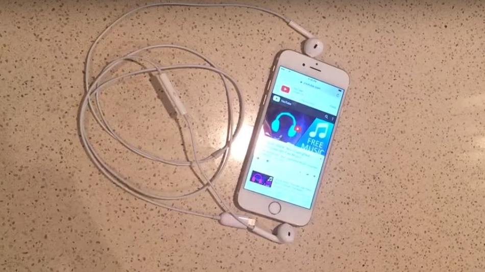 Xuất hiện video trải nghiệm thực tế tai nghe iPhone 7